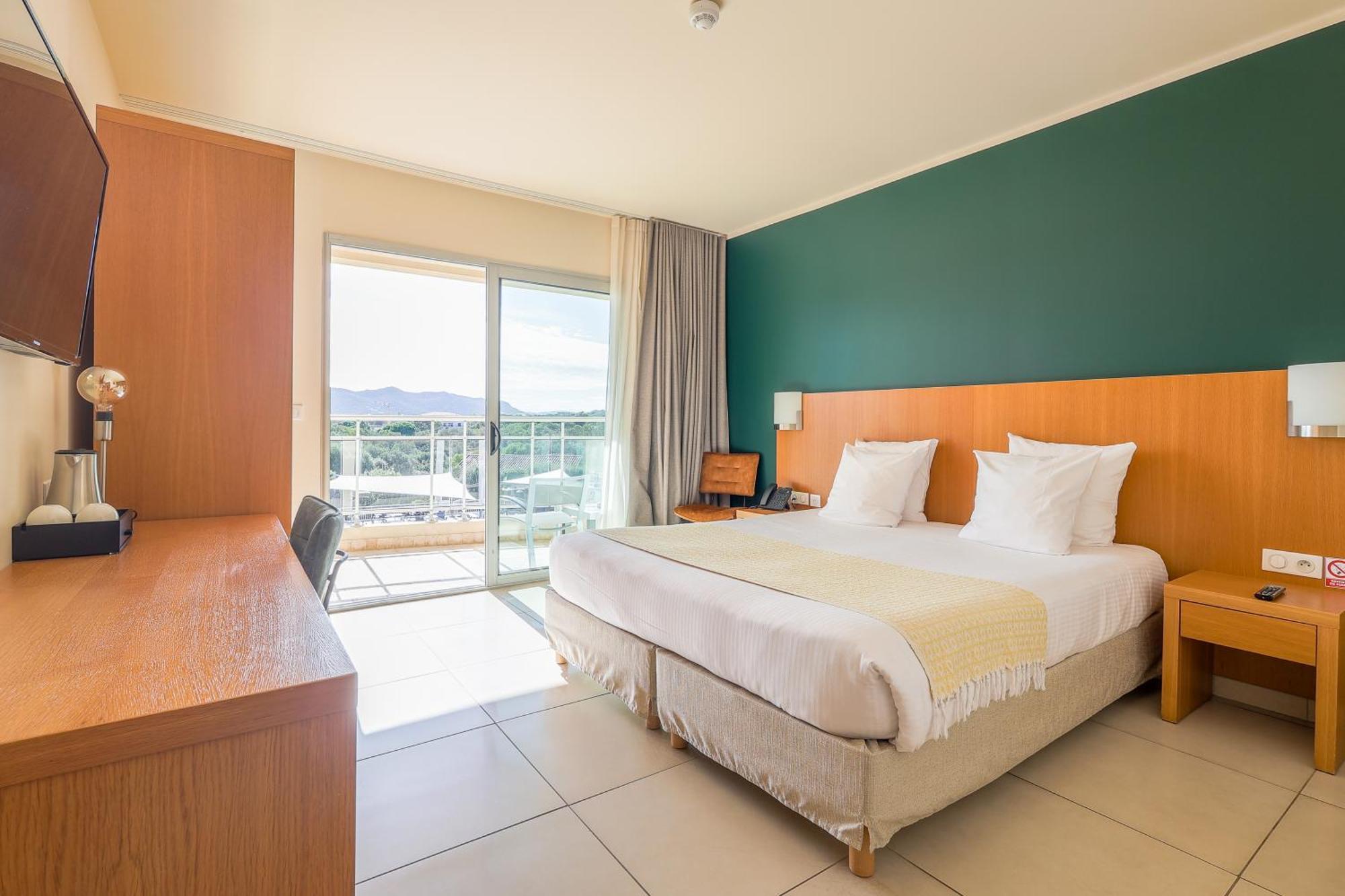 Hotel Costa Salina 4*